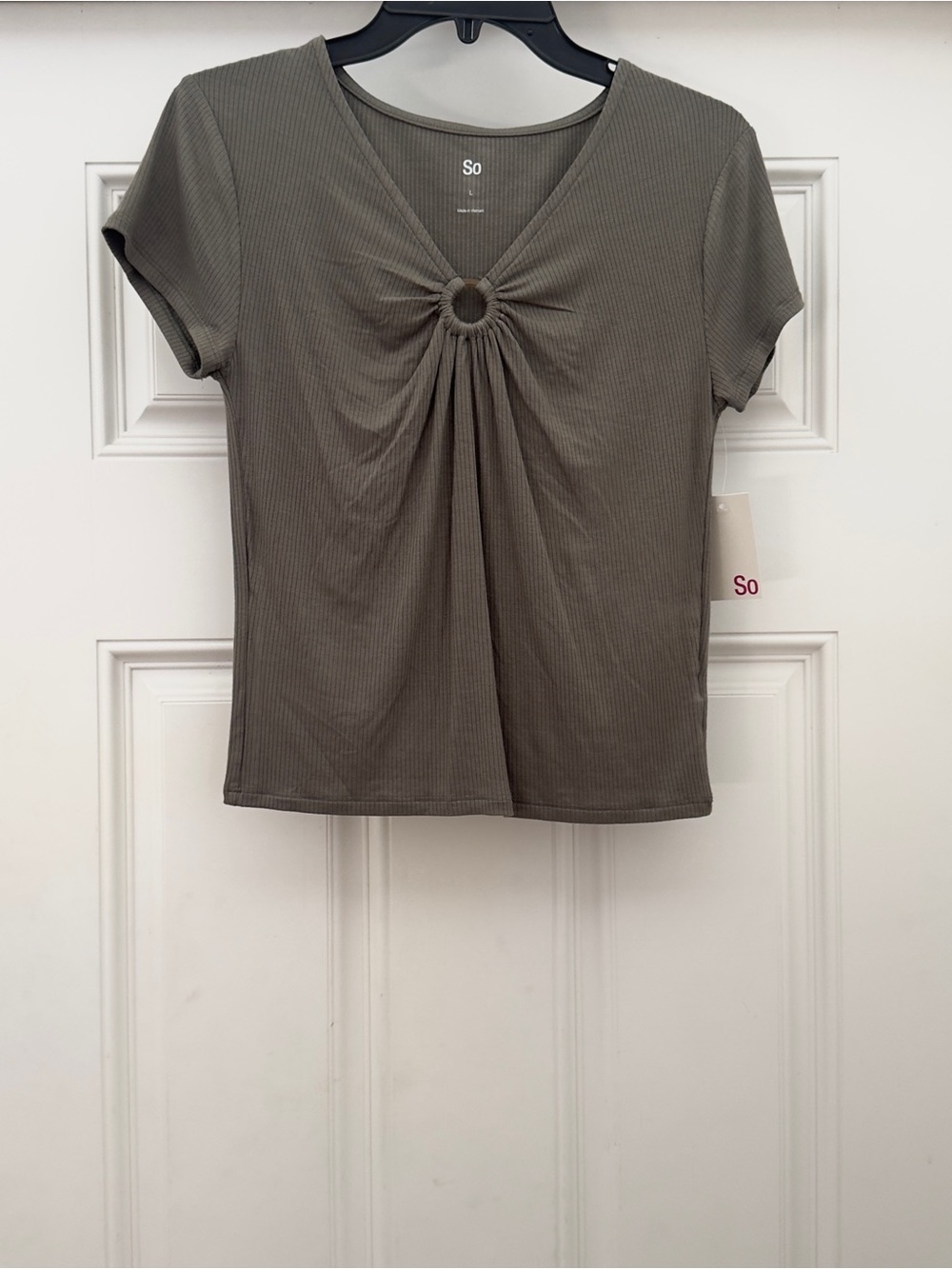 NWT So Ribbed Ring-Front V-Neck Top in Olive Size L